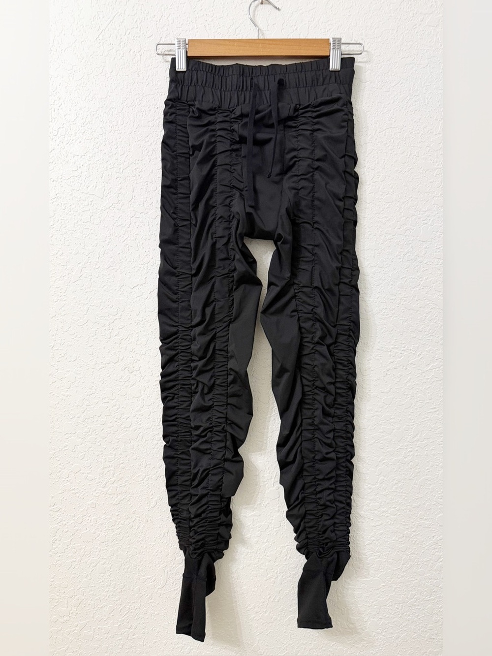 AGOGIE - +40 RESISTANCE BLACK-PANTS
Size: Medium Color: Black